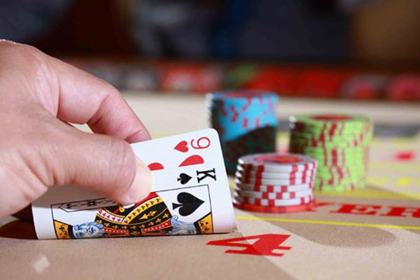 Trải nghiệm cảm giác chơi bài Baccarat trên casino trực tuyến - 1